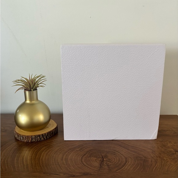 Dior White empty Box with Gold Ribbon - Picture 4 of 10